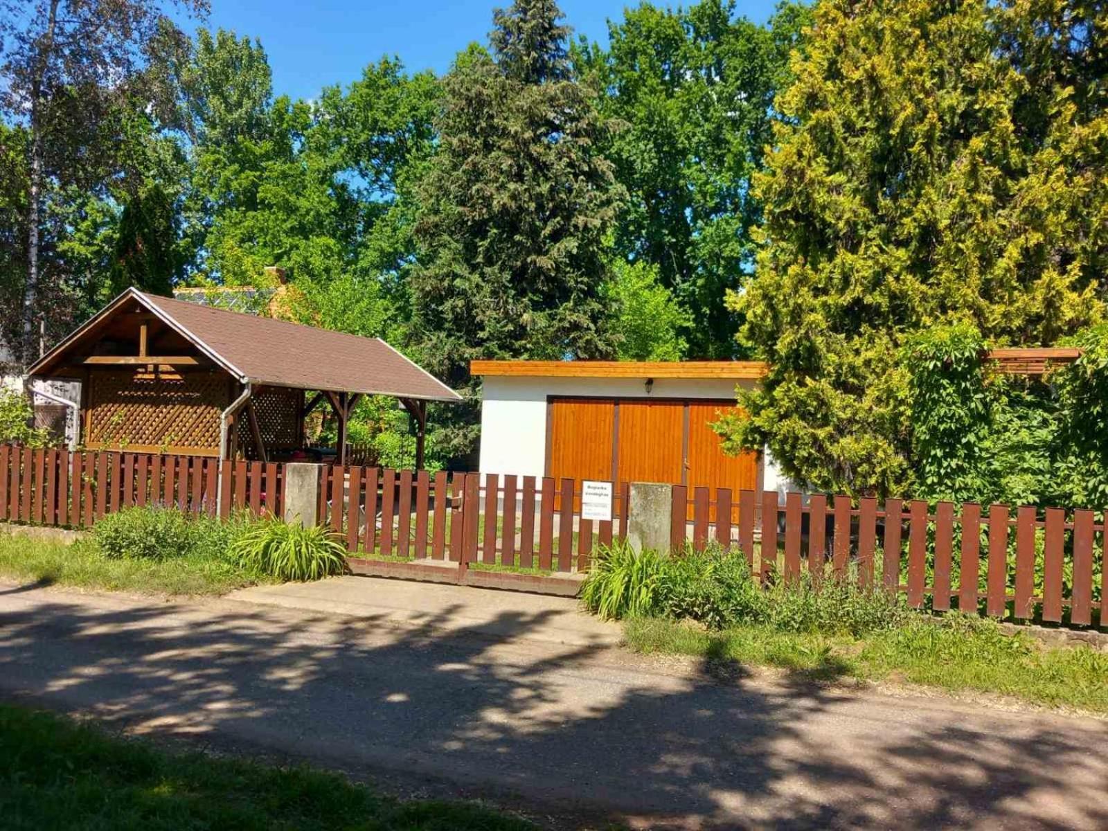 Boglarka Vendeghaz Tiszaloek Apartment Tiszalok Exterior photo